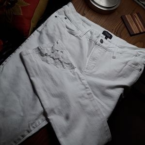 Floral Bottom Capris 🌼